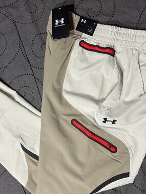 UNDER ARMOUR UNSTOPPABLE CARGO #110 BEIGE'S JOGGER PANTS SIZE M OR L MEN $100